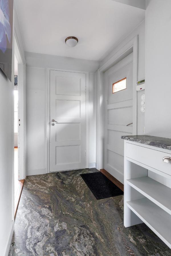 Fantastic 4 Bedroom Home In Bromma With Everything Stockholm Buitenkant foto